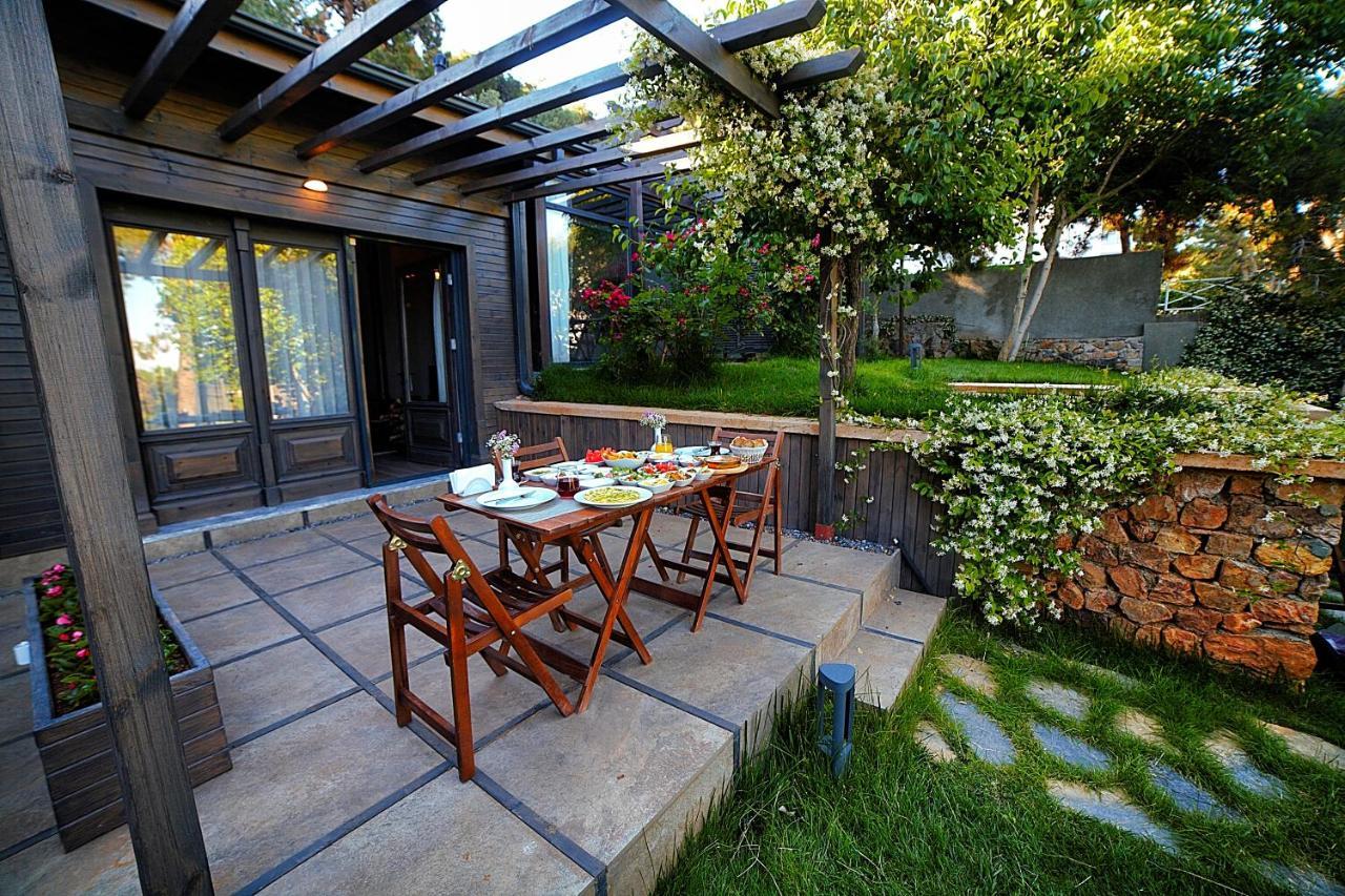 Triada Hotel Bueyuekada Adalar Exterior photo